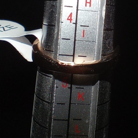 BLOWOUT PRICING Green Natural Stone And Gold Tone ring for women Size 5 - Picture 2 of 2